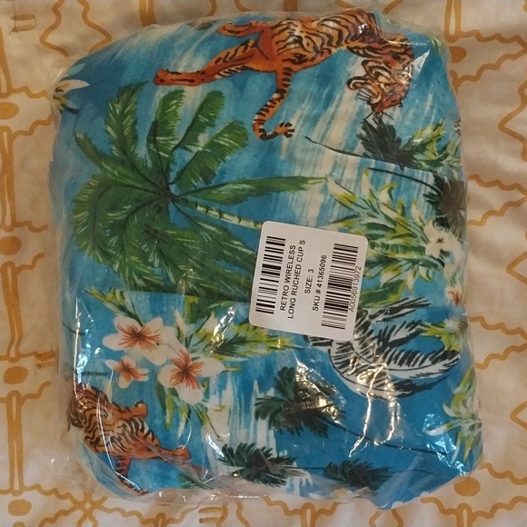 TORRID Retro Wireless Ruched Cup Swim Dress Size 3 - Picture 2 of 8